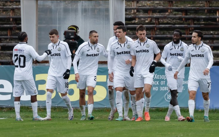 Славия затвърди възхода си с четвърта поредна победа