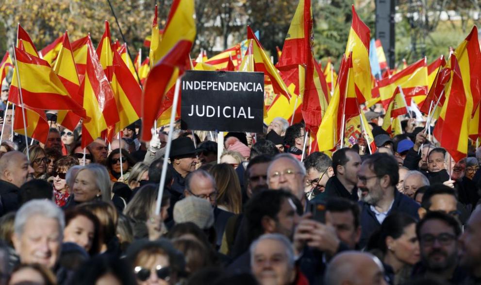 Десетки хиляди хора участваха днес в протест, организиран от дясната