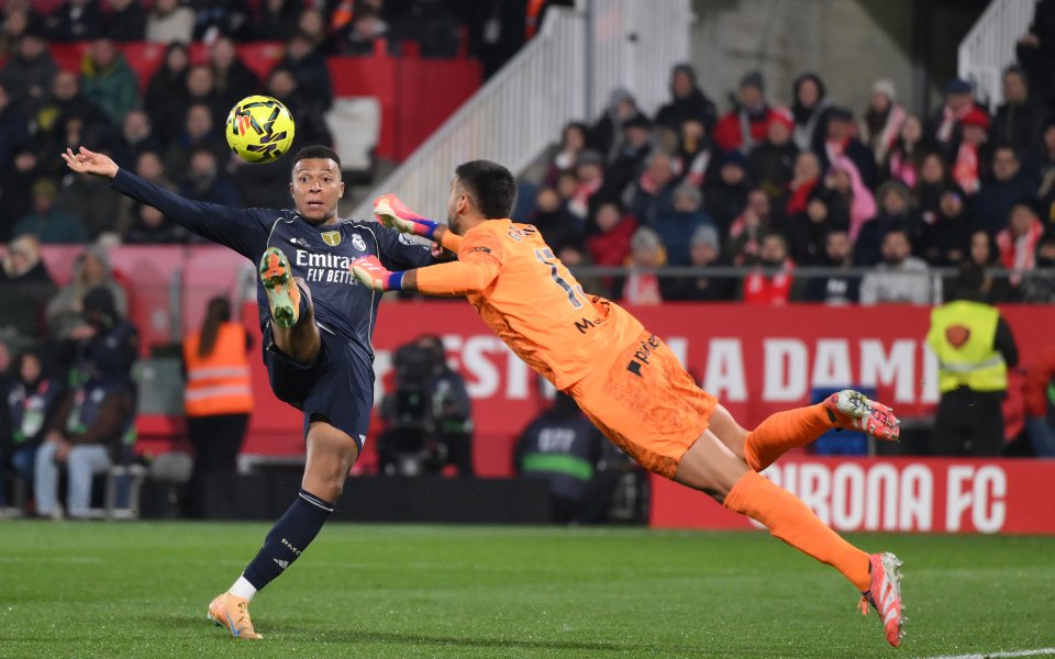 Реал сдаде върха в Испания след нова издънка