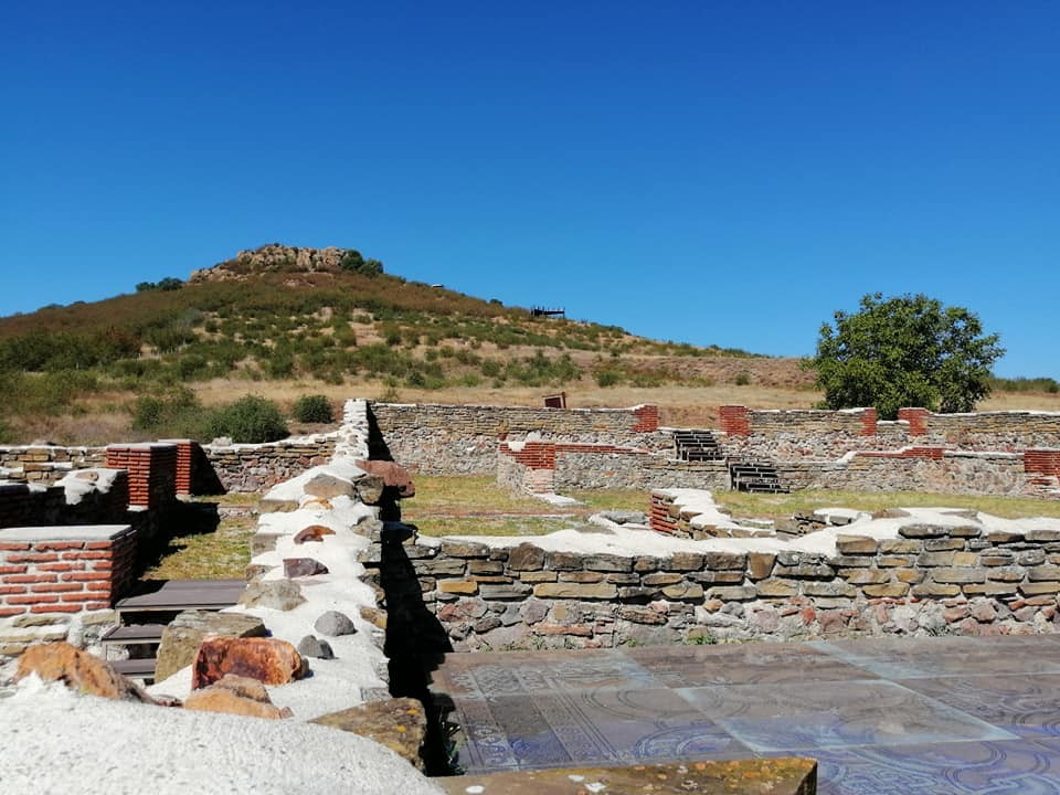 <p>Перперикон, Татул и Караджов камък са малка част от чудатите обиталища на древни народи, които се простират по нашите земи.</p>