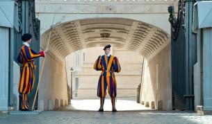 Страж на папата: Как се става швейцарски гвардеец