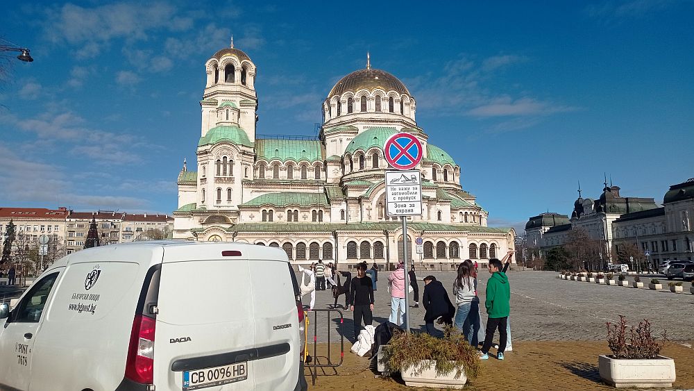 Без депутатски коли на паркинга на площад „Св. Александър Невски“