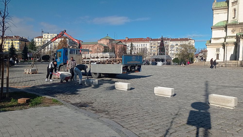 Без депутатски коли на паркинга на площад „Св. Александър Невски“