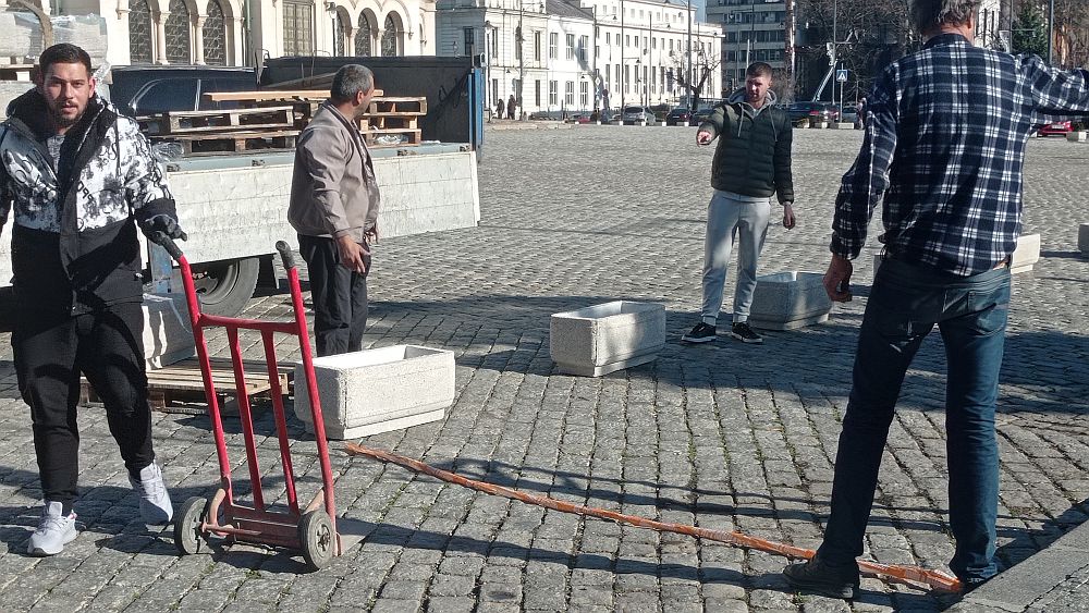 Без депутатски коли на паркинга на площад „Св. Александър Невски“