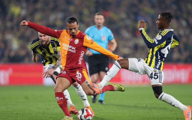 Фенербахче измъкна драматично равенство в дербито с Галатасарай