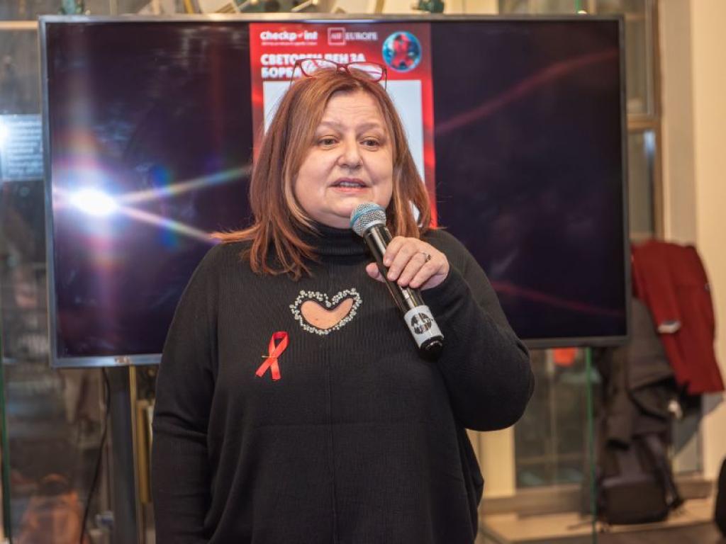 Популярни личности, лекари и пациенти застанаха заедно срещу ХИВ стигмата