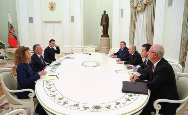 Какво си казаха Путин и пратениците на Тръмп в Кремъл