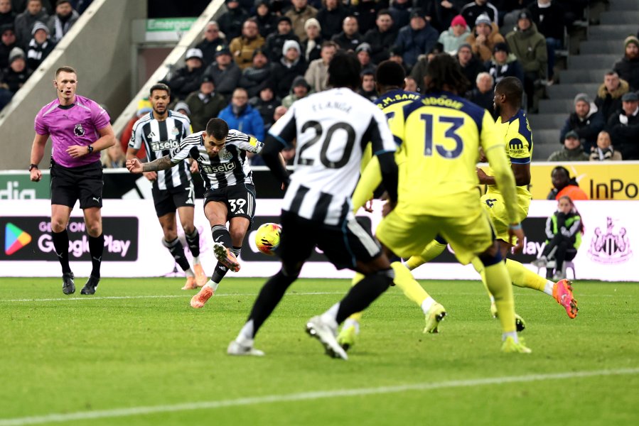 Нюкасъл Юнайтед Тотнъм Хотспър1