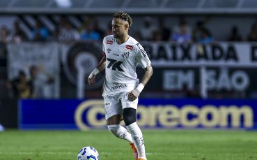 Неймар избухна с хеттрик и поведе Сантос към спасението