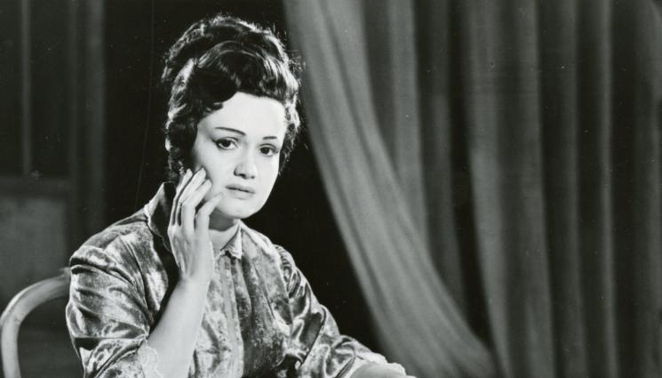 Катя Попова - Оперна певица загива в самолетна катастрофа, подозират атентат