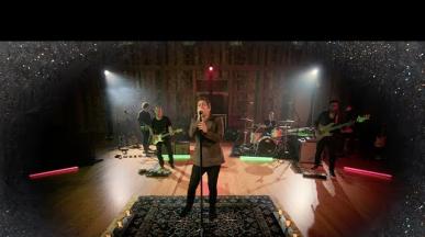 Rob Thomas - SMALL TOWN CHRISTMAS