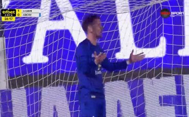 Левски е без отговор срещу Славия, автогол на Серафимов!