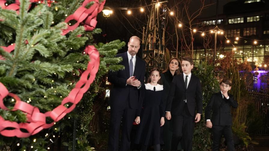 <p>Кралски блясък: Децата на принцеса Кейт&nbsp;я придружиха на ежегодната ѝ коледна служба (СНИМКИ)</p>
