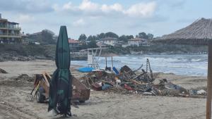 Обилни валежи през изминалата нощ предизвикаха локални и временни наводнения