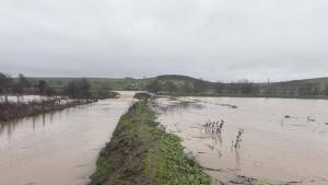 Четиричленно семейство е евакуирано от къща в село Извор след