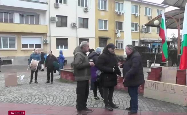 Недоволството не стихва: Протест и контрапротест във Враца