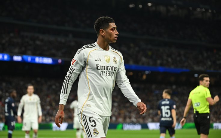 Окървавеният Белингам с картон разбуни страстите в социалните мрежи