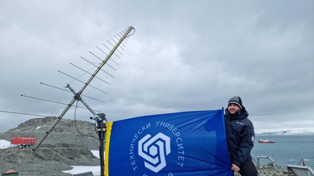 Наука в екстремни условия: Как гл. ас. Ивайло Начев превръща Антарктида във високотехнологична лаборатория