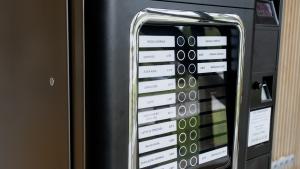 Повечето банки и големи търговски вериги обявиха готовност за новата