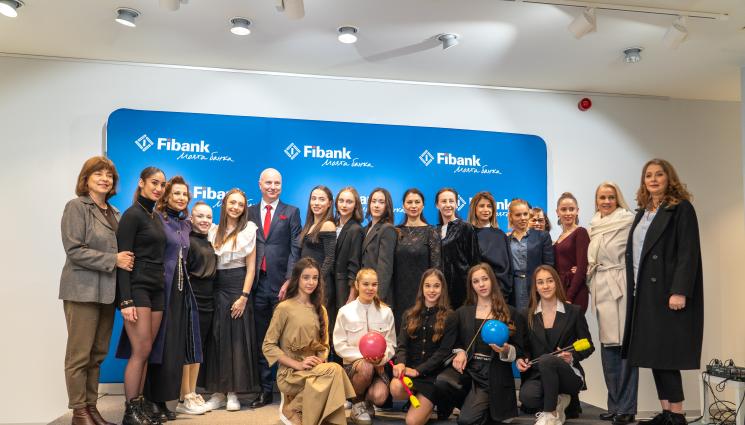 Fibank - Fibank представи традиционния си благотворителен календар в подкрепа на художествената гимнастика