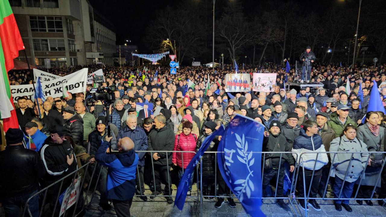 <p>Контрапротести в подкрепа на кабинета "Желязков".</p>