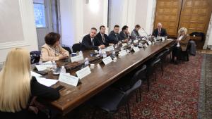 Комисията по електронно управление