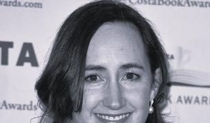 Софи Кинсела, авторката на „Тайните на Беки Б.“, почина на 55 години