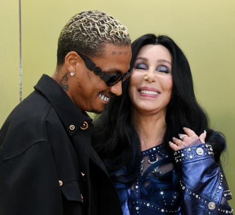 Въпреки че 79 годишната поп икона Шер и нейният 39 годишен