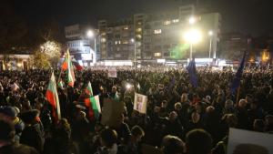 Хиляди излязоха на протест с искане за оставка на правителството