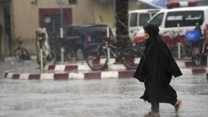 Проливни валежи наводниха много палатки в ивицата Газа след като