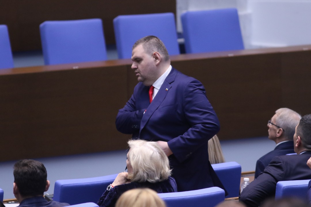 <p>Гласуването на вота на недоверие срещу кабинета "Желязков".</p>