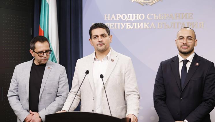 радостин василев - Радостин Василев: Избори веднага! Никакво правителство с Борисов и Пеевски