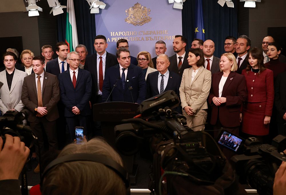 Емоциите в парламента след оставката