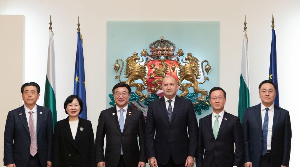 Радев: България има интерес да използва опита на Корея за по-ефективна администрация и електронно управление