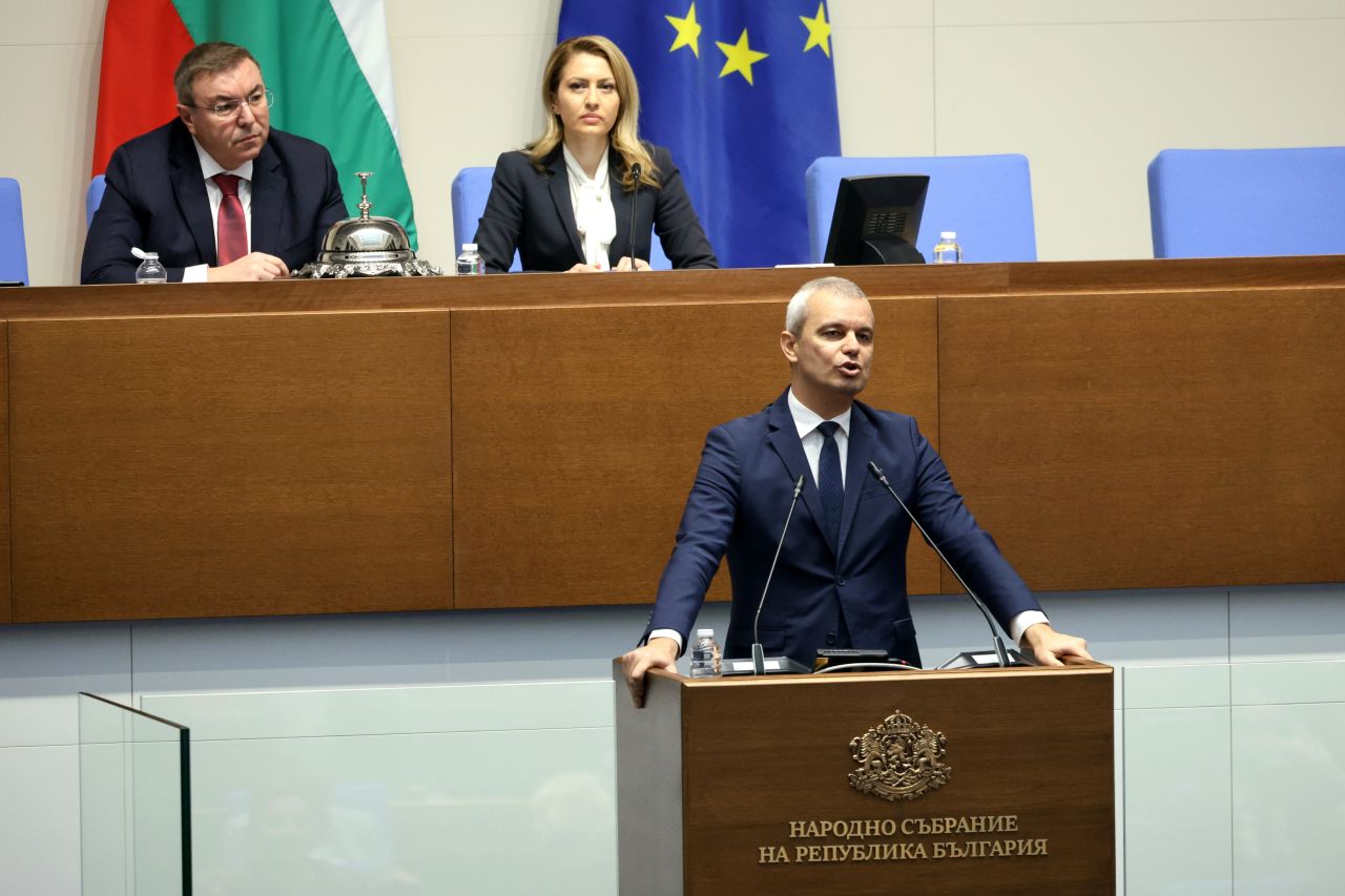 <p>Оставката в кадър: Финалът на кабинета "Желязков" в снимки</p>