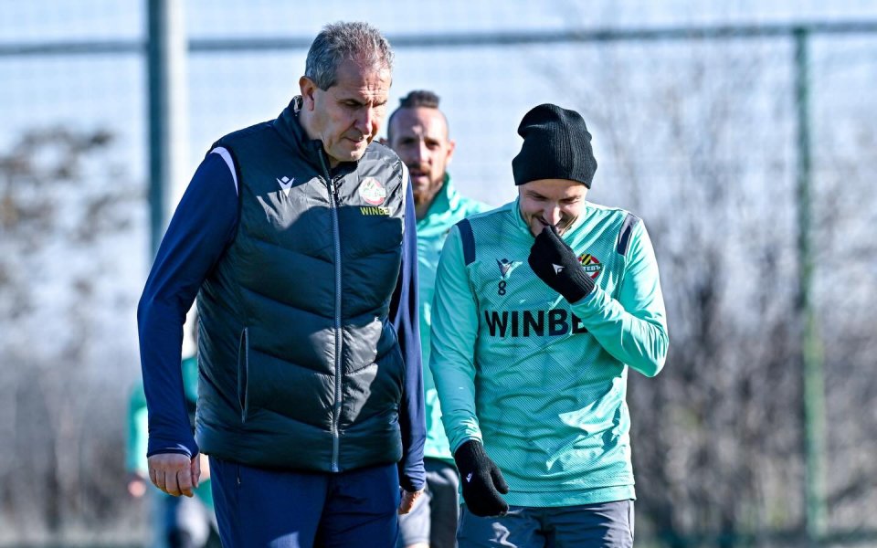 Херо готви трансфери в Ботев Пловдив с помощта на бивш футболист на ЦСКА