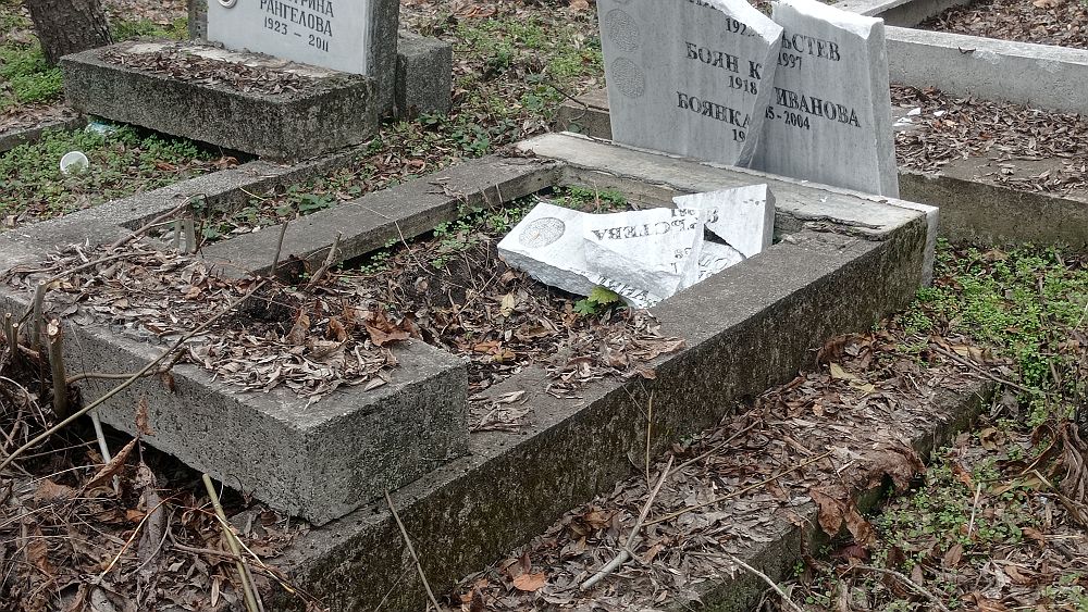 Вандализъм на Централните софийски гробища в невиждани мащаби
