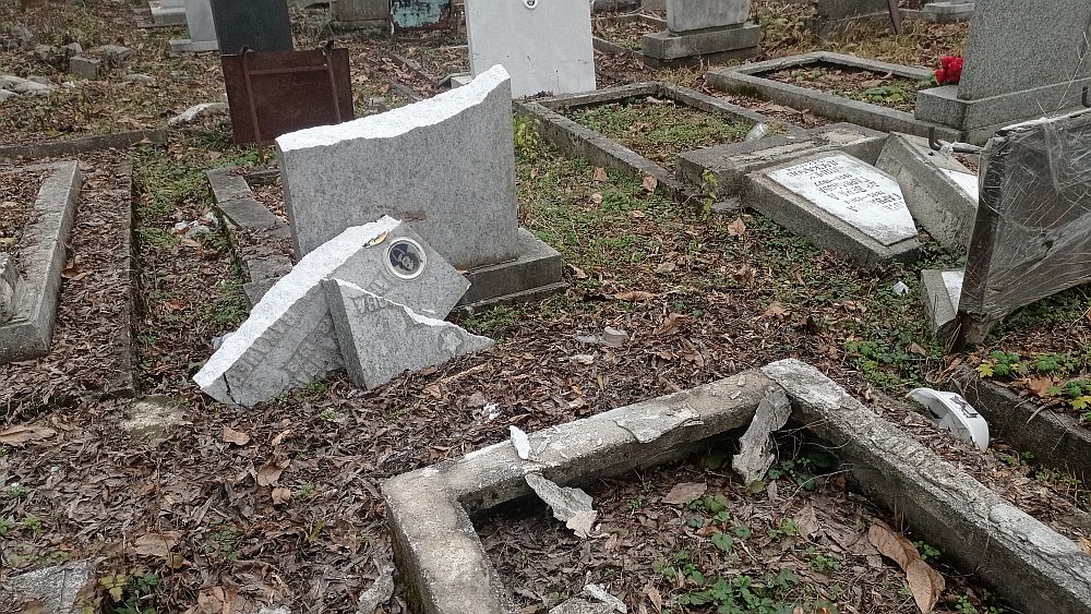 Вандализъм на Централните софийски гробища в невиждани мащаби