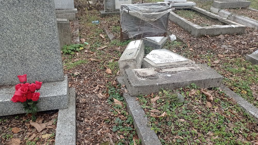 Вандализъм на Централните софийски гробища в невиждани мащаби