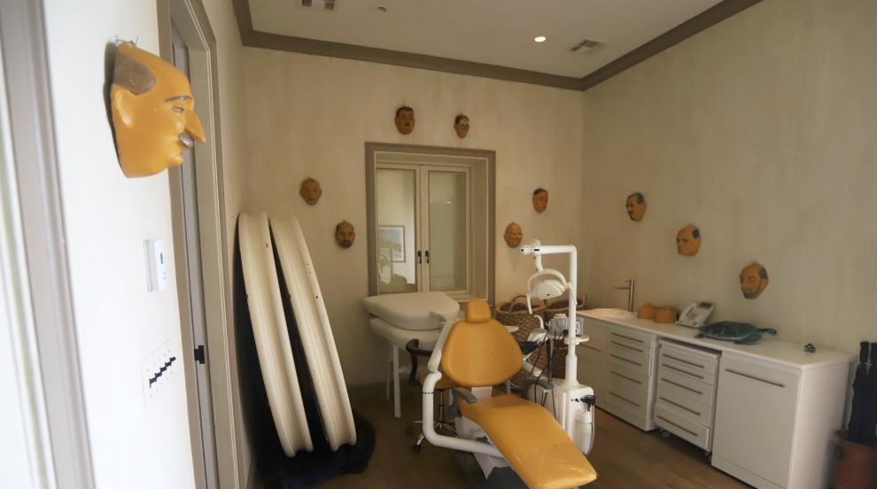 Конгресмени разпространиха кадри на Тръмп, Клинтън и Андрю от архива на Епстийн