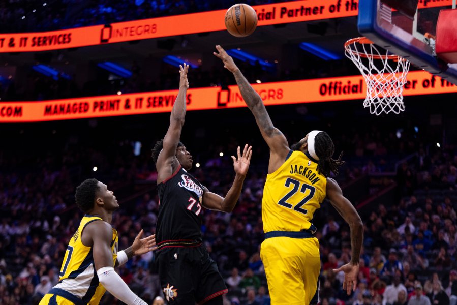 Филаделфия Севънтисиксърс Индиана Пейсърс1