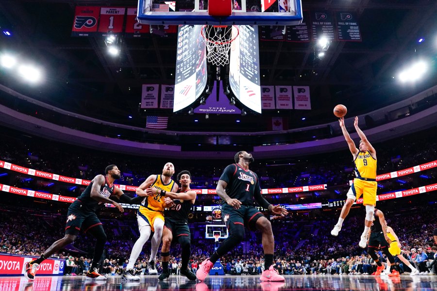 Филаделфия Севънтисиксърс Индиана Пейсърс1