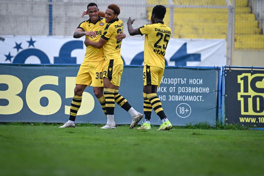 Спартак Варна Ботев Пловдив1