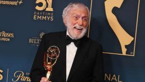 Холивудската легенда Дик Ван Дайк отпразнува 100 ия си рожден ден казвайки 100