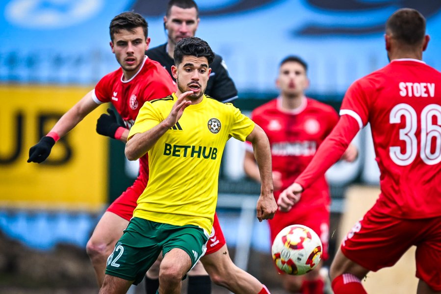 Добруджа Ботев Враца1