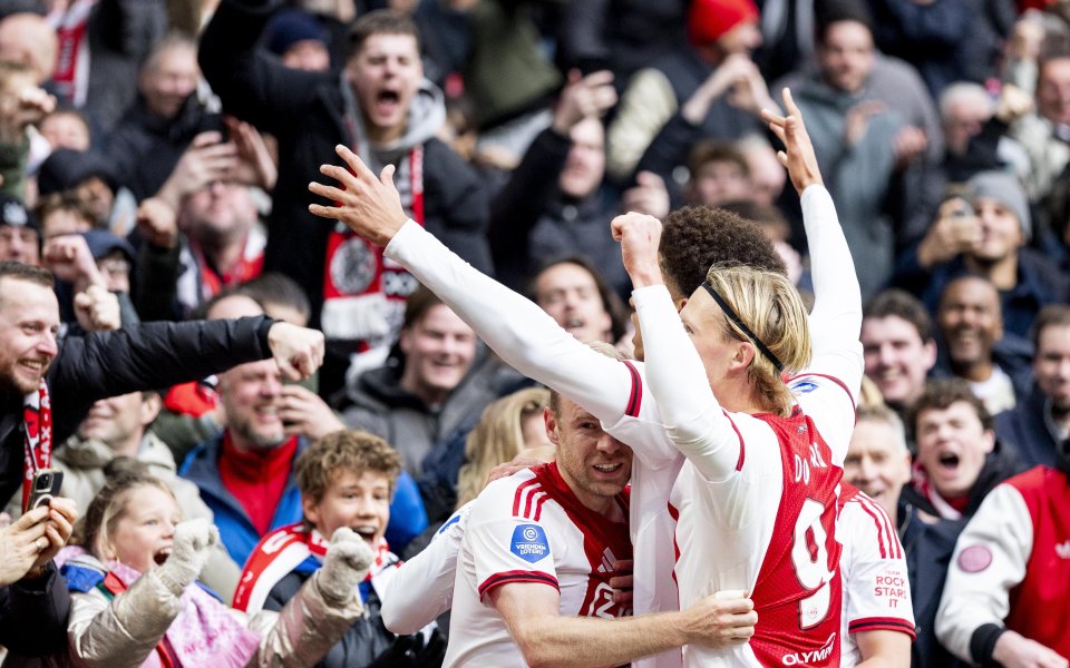 Пробуждането на Аякс продължава с голяма победа в 