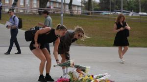 Знамената в Австралия ще бъдат спуснати до средата на пилоните