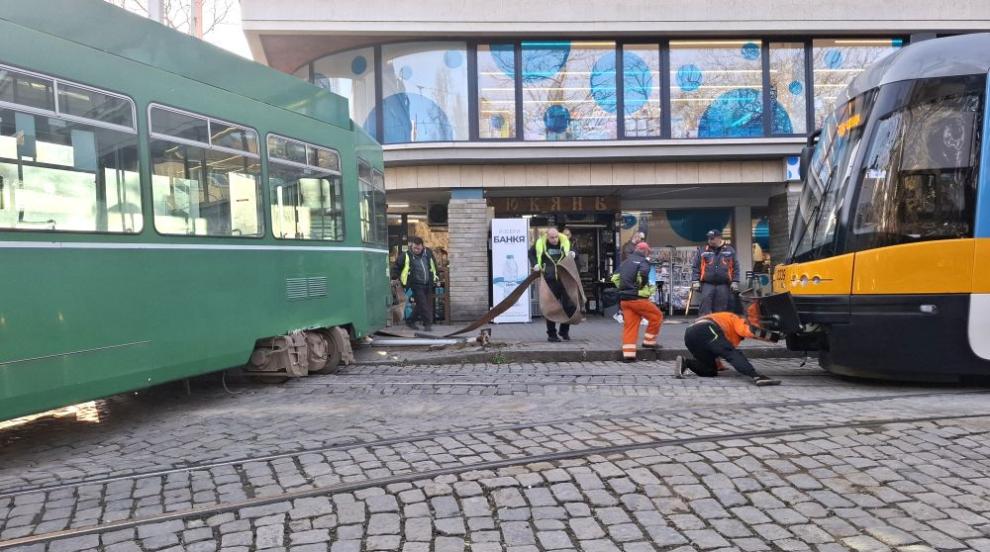 Tramvaj iztiril v Sofiji