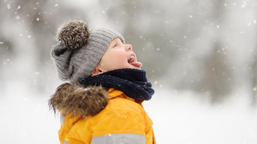 Първият сняг е красив, но крие рискове за здравето на децата