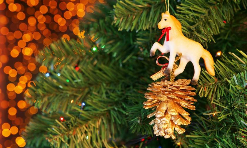 играчки орнаменти елха